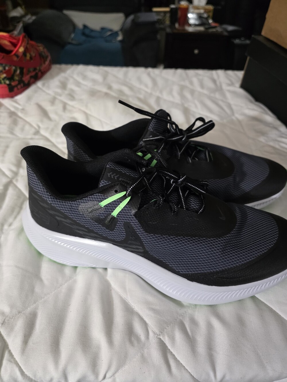 Men's Quest Shield Black & Gray  with Neon Green Accents Size 11m, New.